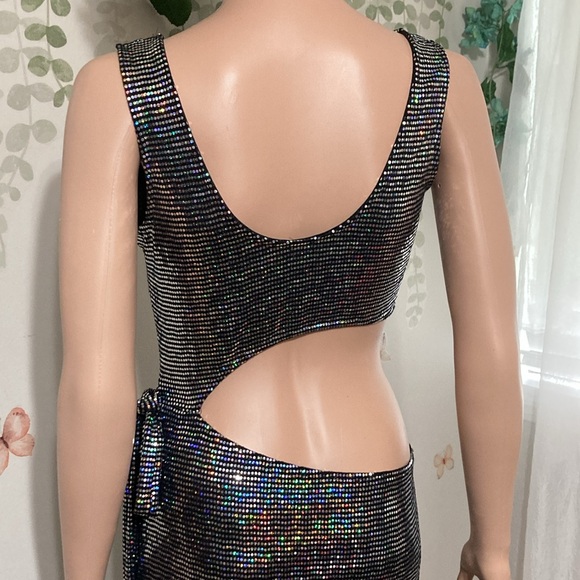 Holographic Cut-Out Maxi Dress - Picture 5 of 16